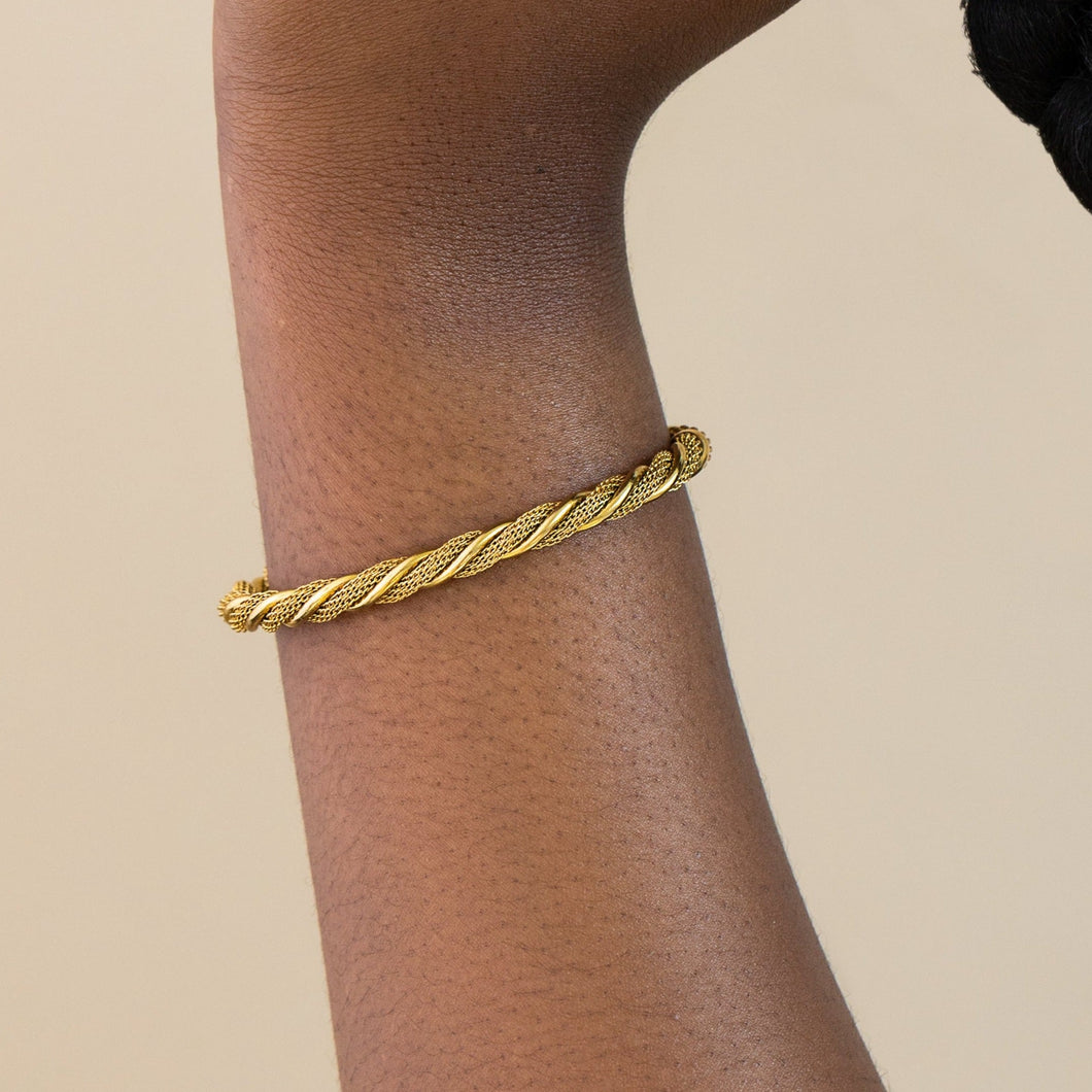 Threaded Bangle